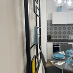 Apartment Lombardo's Family - Free Private Parking 700m From The Station!