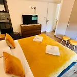 Lombardo's Family - Free Private Parking 700m From The Station! La Spezia