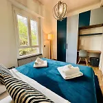 Apartment Lombardo's Family - Free Private Parking 700m From The Station!