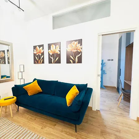 Lombardo's Family - Free Private Parking 700m From The Station! * לה ספציה