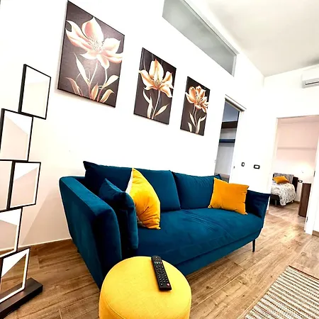 Lombardo's Family - Free Private Parking 700m From The Station! Апартаменты Специя