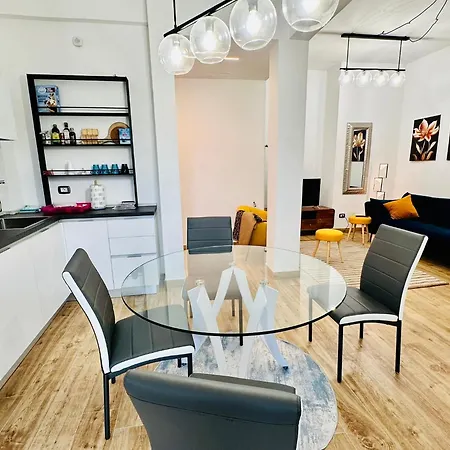 דירה Lombardo's Family - Free Private Parking 700m From The Station!