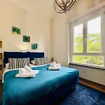 Lombardo's Family - Free Private Parking 700m From The Station! Διαμέρισμα