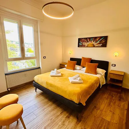Lombardo's Family - Free Private Parking 700m From The Station!