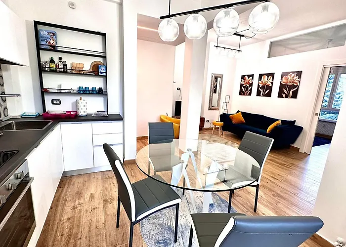 Διαμέρισμα Lombardo's Family - Free Private Parking 700m From The Station!