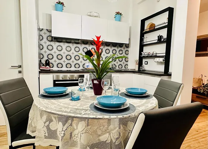 Διαμέρισμα Lombardo's Family - Free Private Parking 700m From The Station!