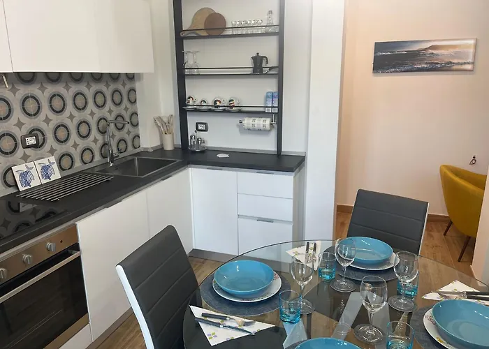 Lombardo's Family - Free Private Parking 700m From The Station! * Λα Σπέτσια