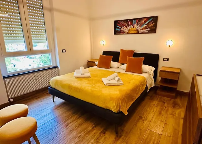 Lombardo's Family - Free Private Parking 700m From The Station! Διαμέρισμα